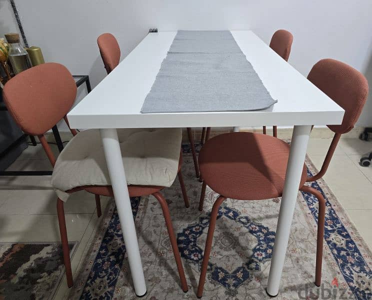 Dining Table with 4 chairs for sale 0