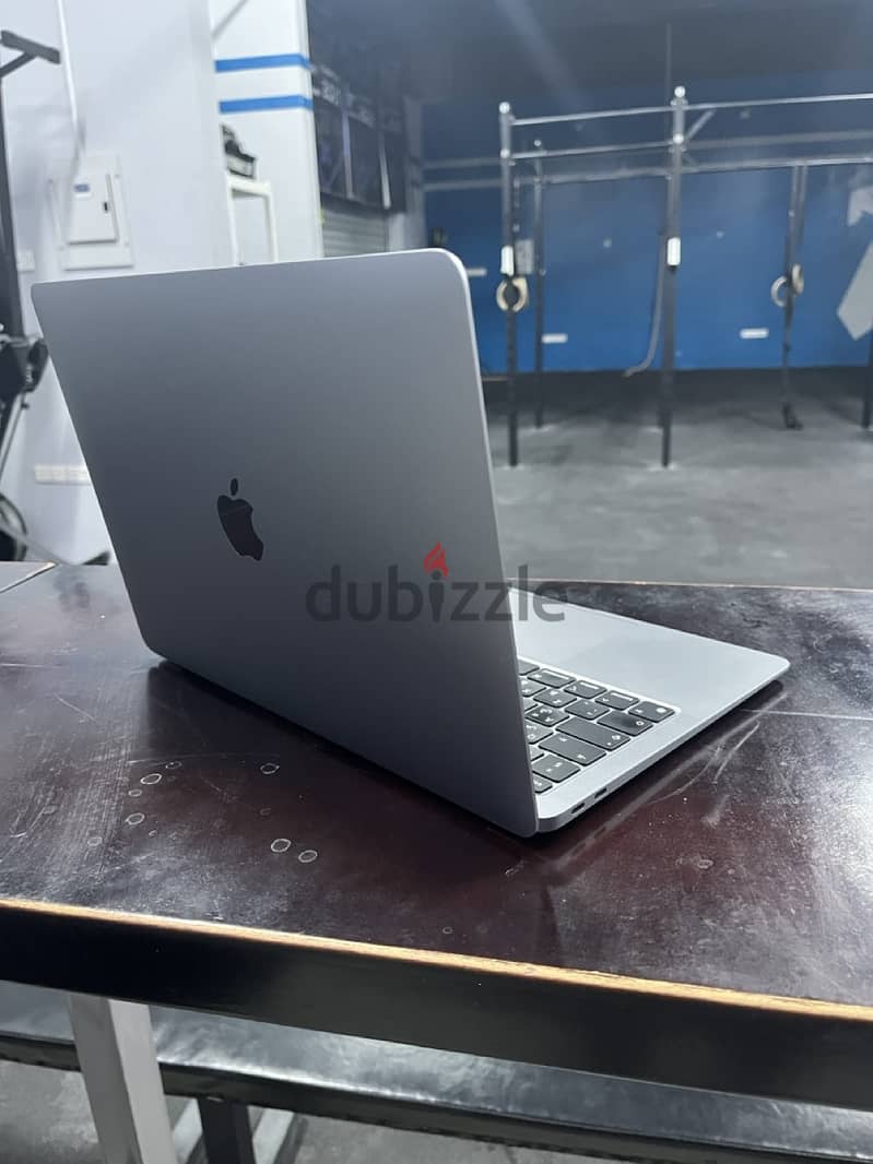 MACBOOK AIR LIKE NEW 2020 13.3" RETINA DISPLAY 3