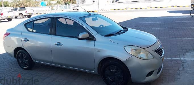 Nissan Sunny 2012