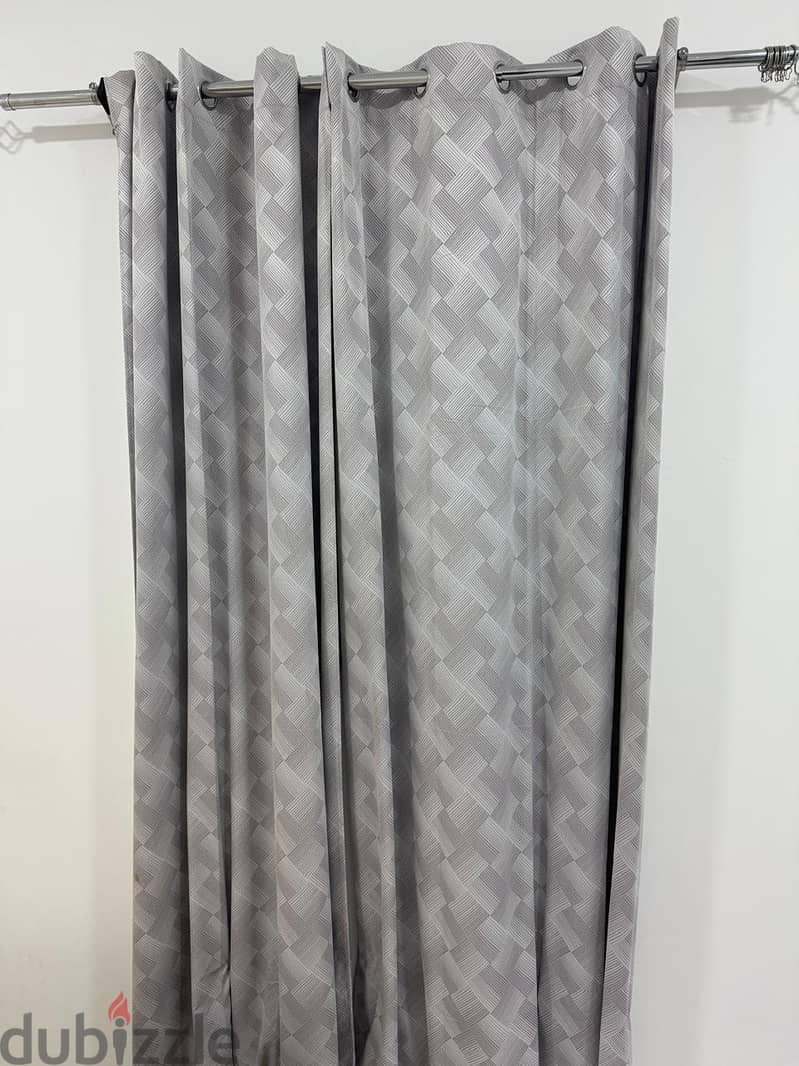 CURTAIN 0