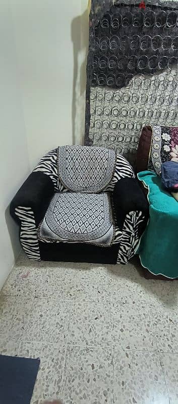 sofa set sell urgent 1