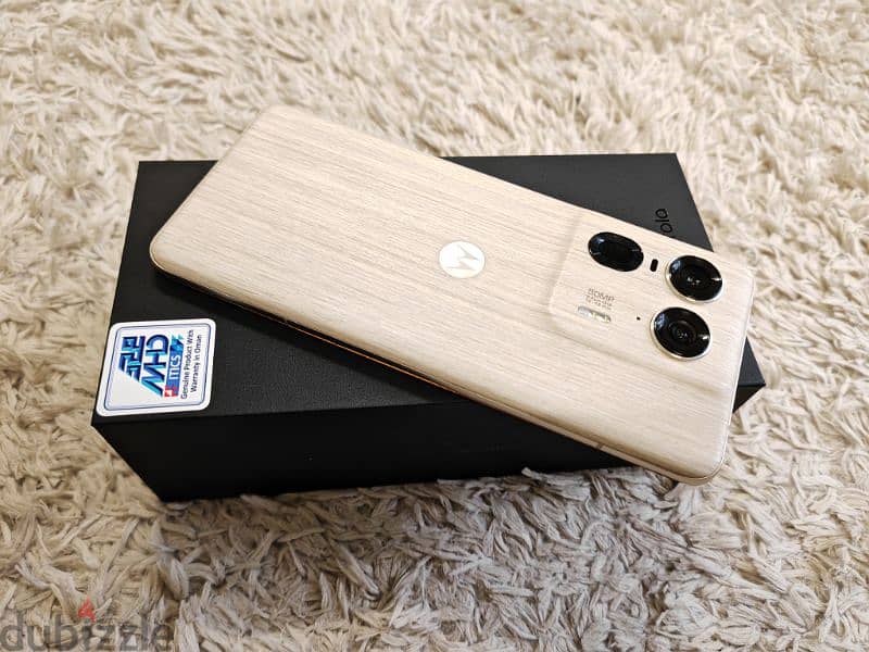 Super Stunning Motorola Edge 50 Ultra Wood 1TB/16GB Like Brand New 2