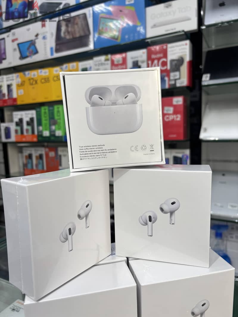 EARPODS NEW MODEL IN NEW YEAR  BIG OFFER  GOOD QUALITY 1