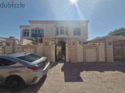 5 BR Great Villa in Azaiba, Close to the Beach