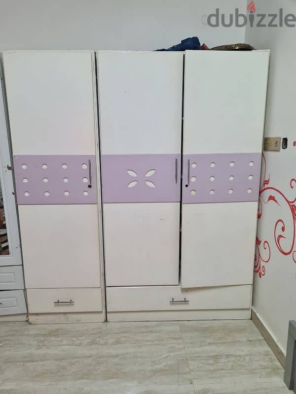 Good condition cupboard 2