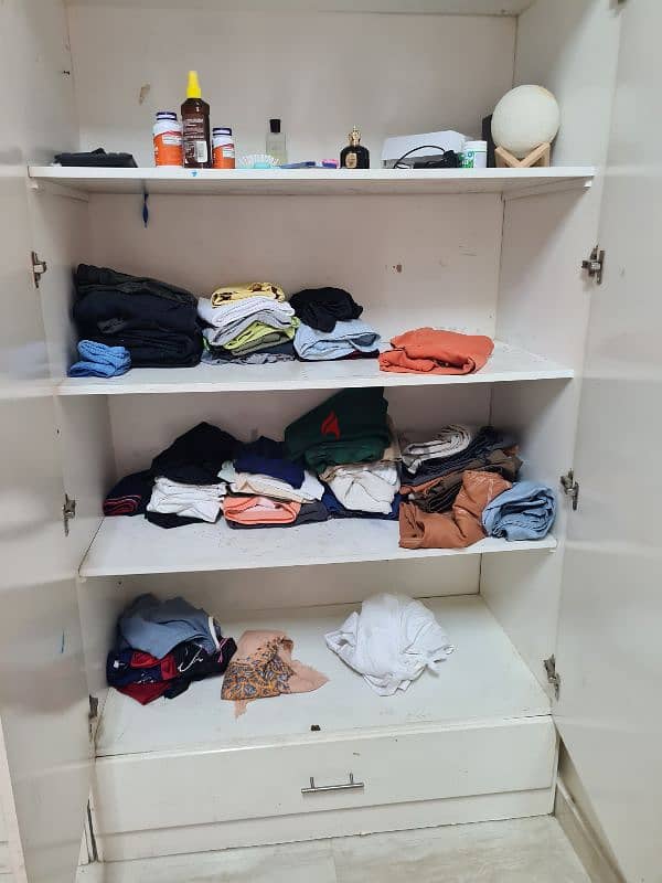 Good condition cupboard 3