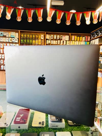 MACBOOK PRO 15'' 2017 i7 16GB 256GBSSD