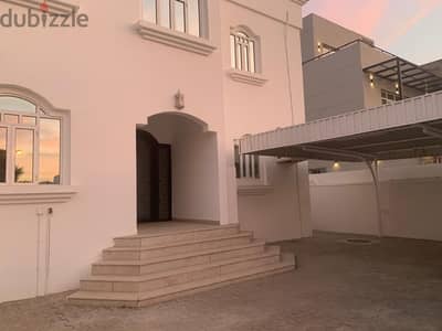 4 BHK villa for rent behind kfc alkhoud