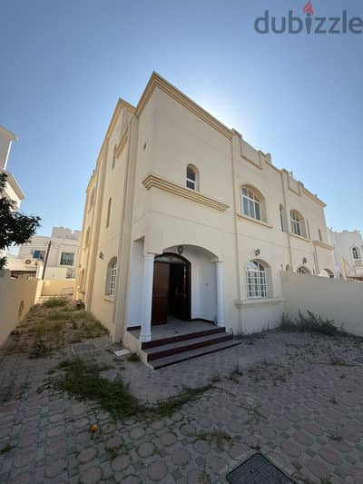 For Rent 6 Bhk + 1 Villa In Al Azaiba