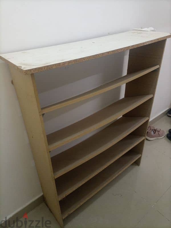 wooden shoe rack good condition 2