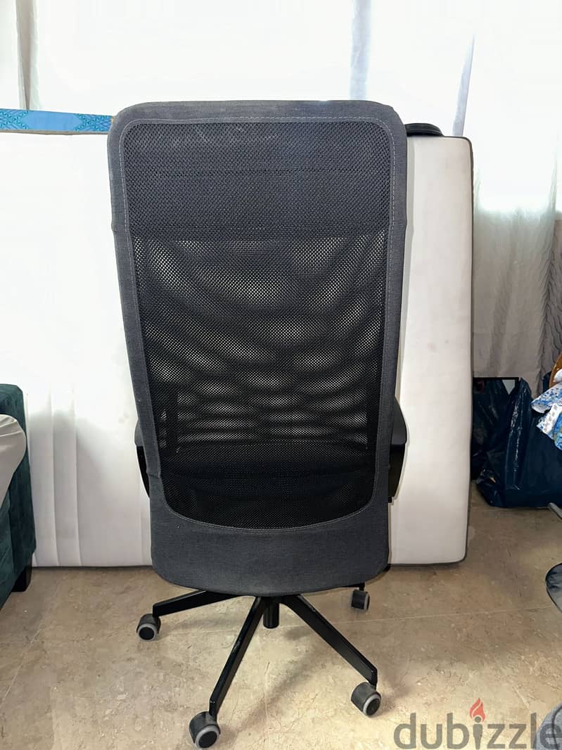 "Grey Office Chair - Perfect Condition! Only 15 OMR 2