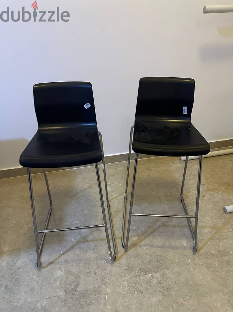 "Set of 2 Black Kitchen Chairs - Great Condition! Only OMR 10!" 1