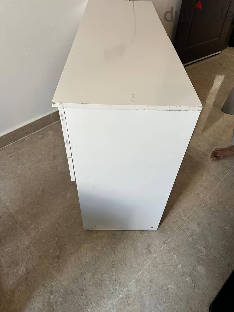 "White Study Table/Dresser with 2 Drawers - Great Condition! Only OMR 1