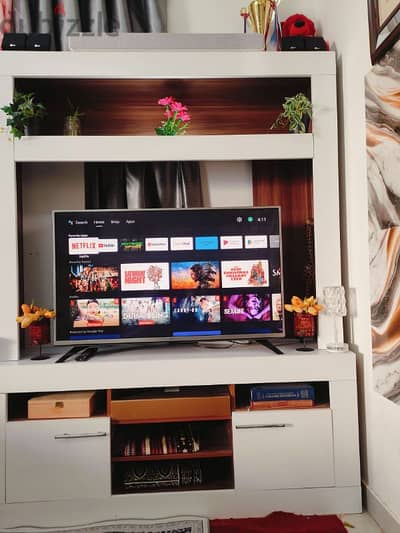 LG tv with Stand