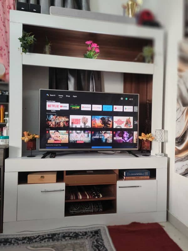 LG tv with Stand 2