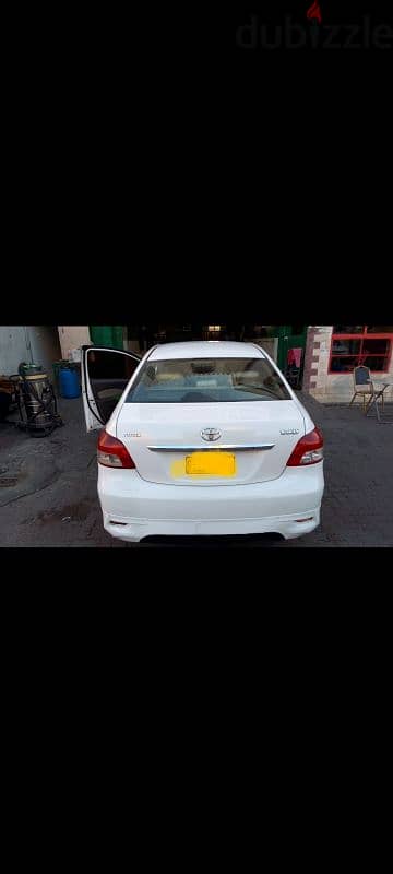 car for rent Toyota yaras 2012 model. 9