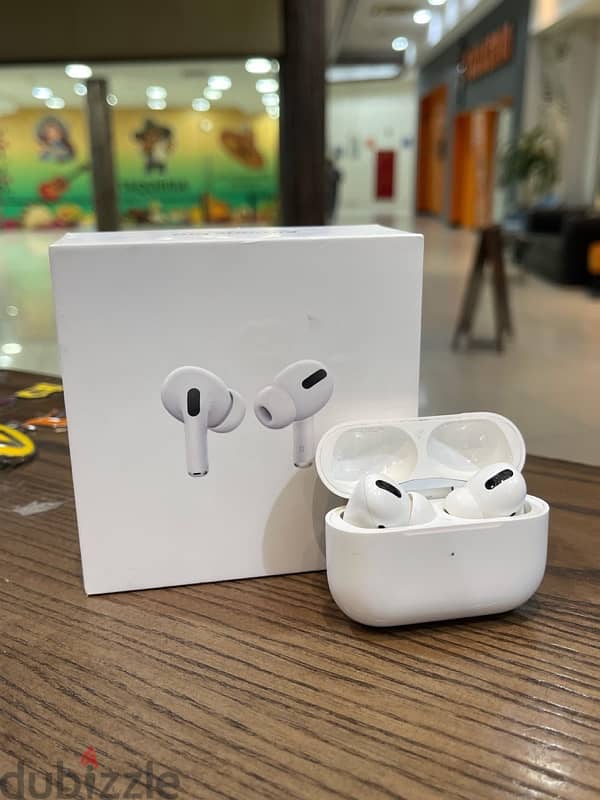 airpods Pro 2 lightning with noise cancellation certified used clean 2