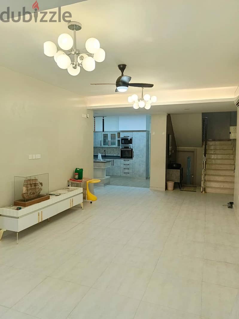 "SR- AS-717 Spacious Villa for Rent in Al Mawaleh South 5