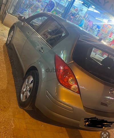 Nissan Versa 2011