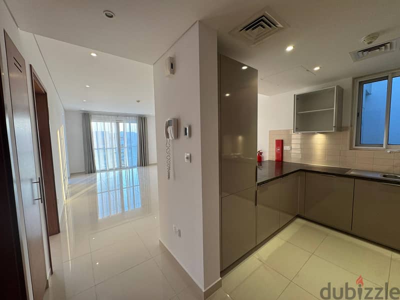 1 BR + Study Room Stunning Apartment in Al Mouj 3