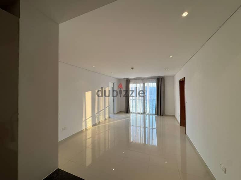 1 BR + Study Room Stunning Apartment in Al Mouj 4