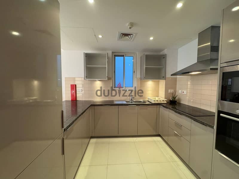 1 BR + Study Room Stunning Apartment in Al Mouj 5