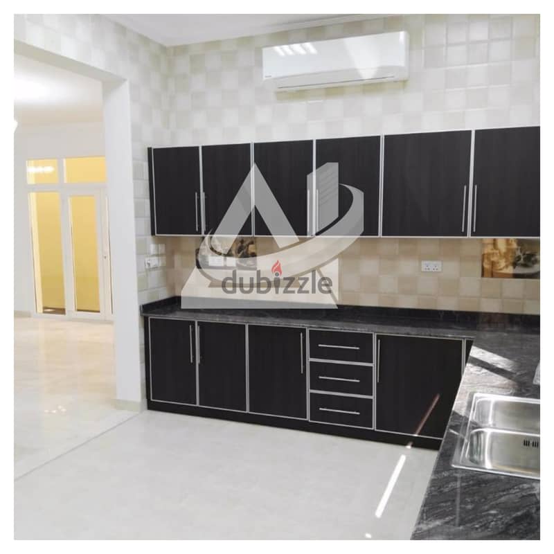 ADV141** AL SEEB Sour Al Hadeed 3BHK + MAID'S villa for rent 4