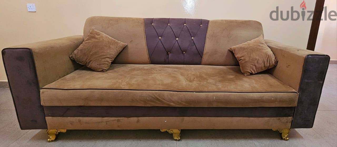 Sofa set for urgent sale in Nizwa 1