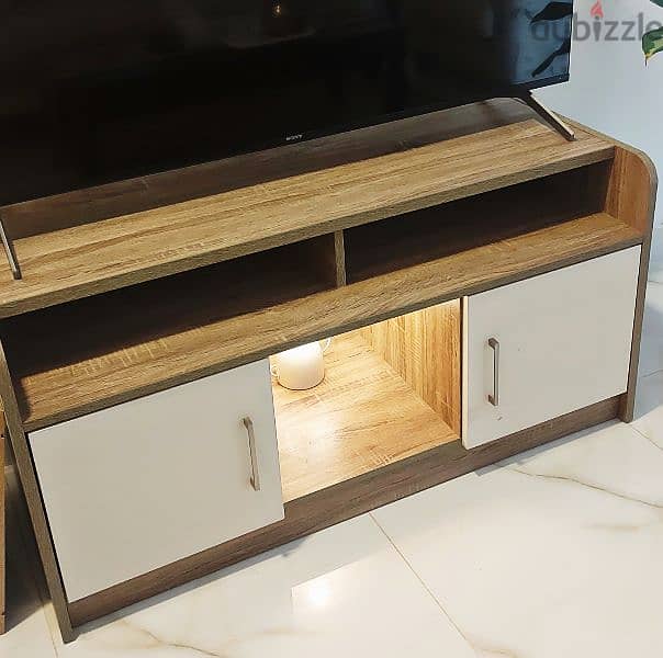 tv table/ طاولة تلفاز 1