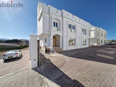 5 BR Spacious Villa Located in Madinat Al Ilam