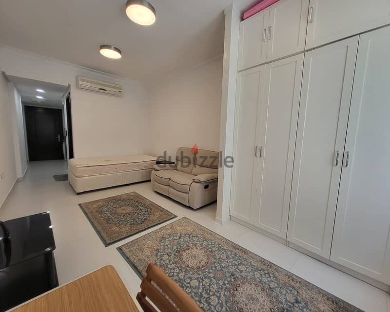 1 studio room for rent in Al Rimal Building, furnished 3