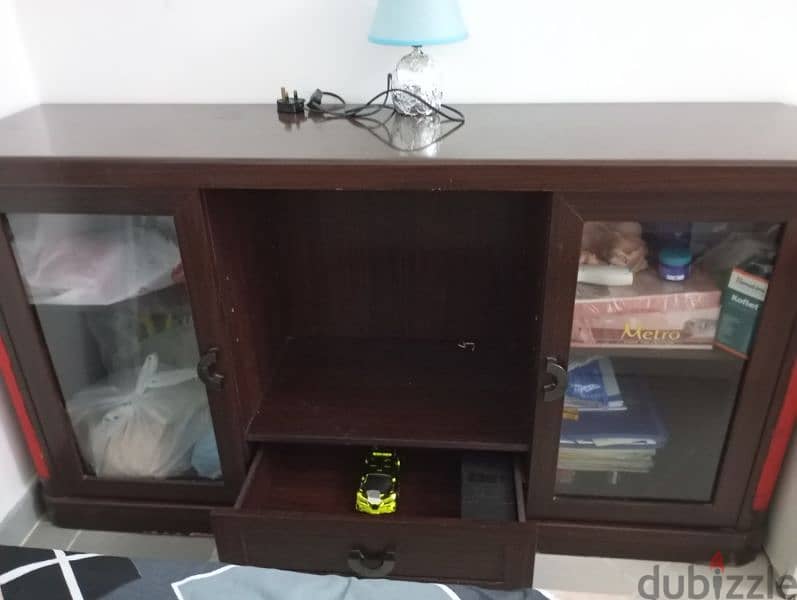 wood cabinet good condition 1