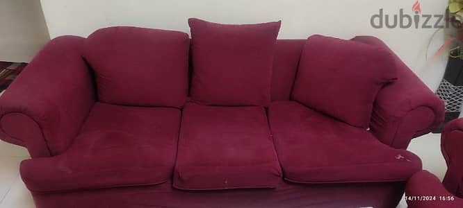 Sale: 2+3 Seater Sofa Set with Center Table (Storage)