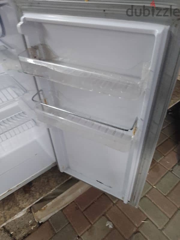 GEEPAS REFRIGERATOR 2