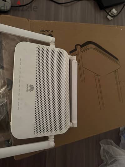 HUAWEI Optical Network router with charger