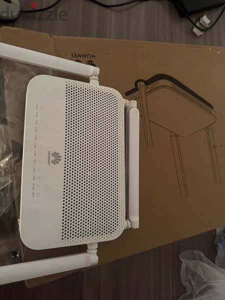 HUAWEI Optical Network router with charger 0