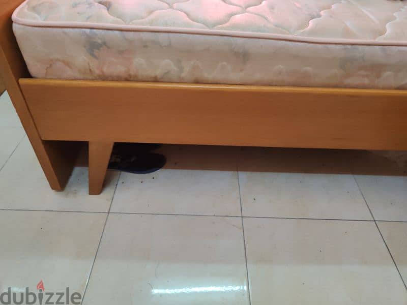 Queen size bed with mattress 2