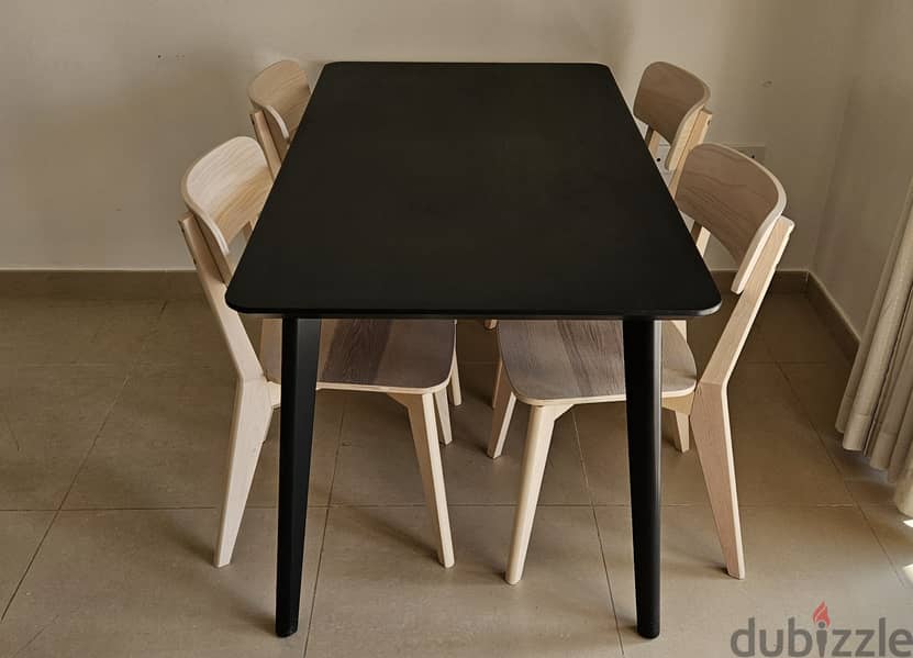 Dining table & chairs 0