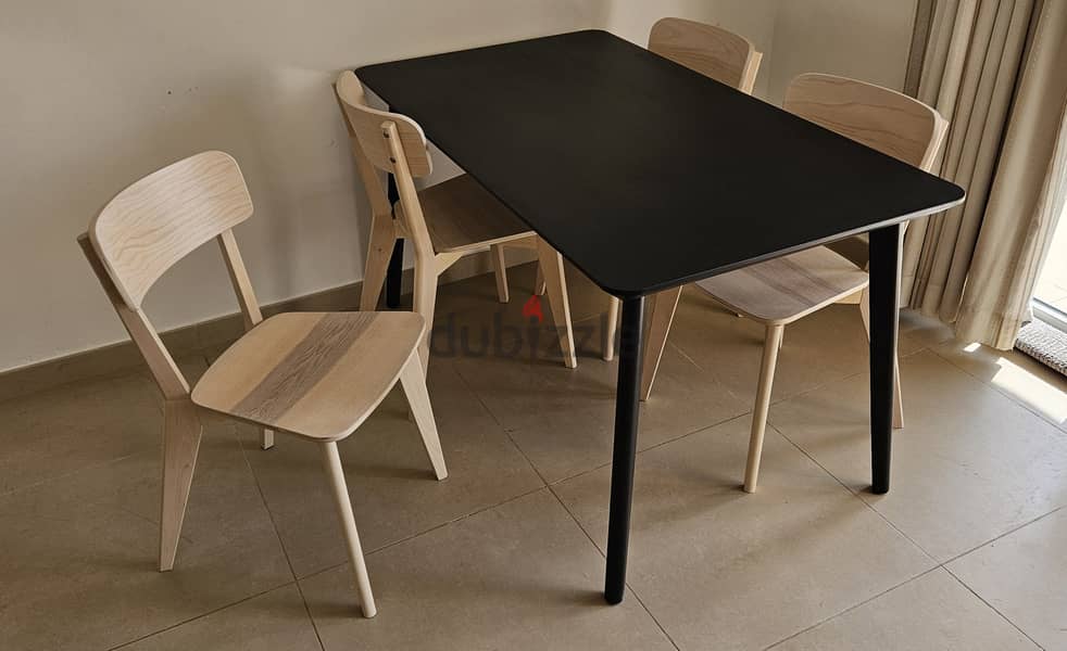 Dining table & chairs 1