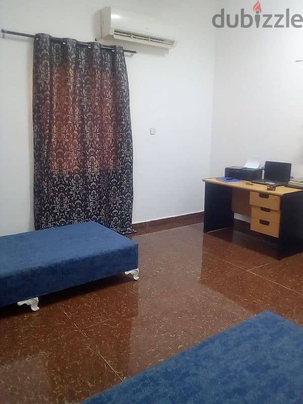 room for rent with furniture 5