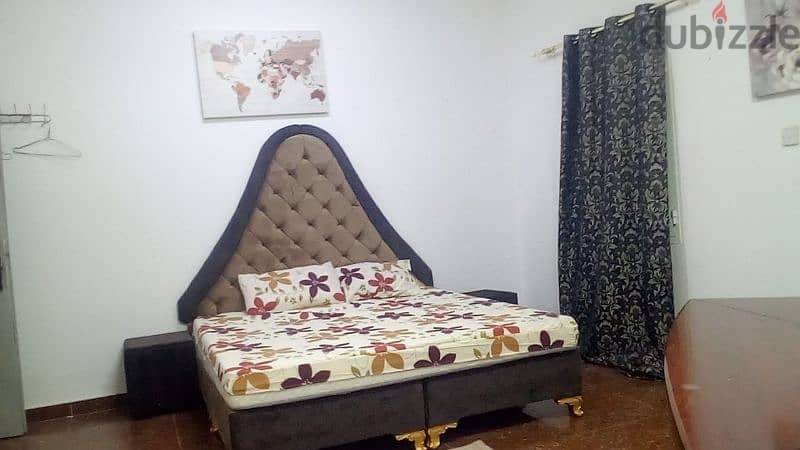 room for rent with furniture 10