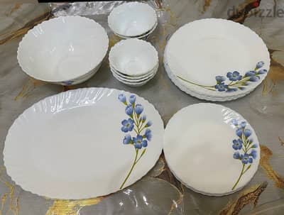 Ceramic Dinner set for sale