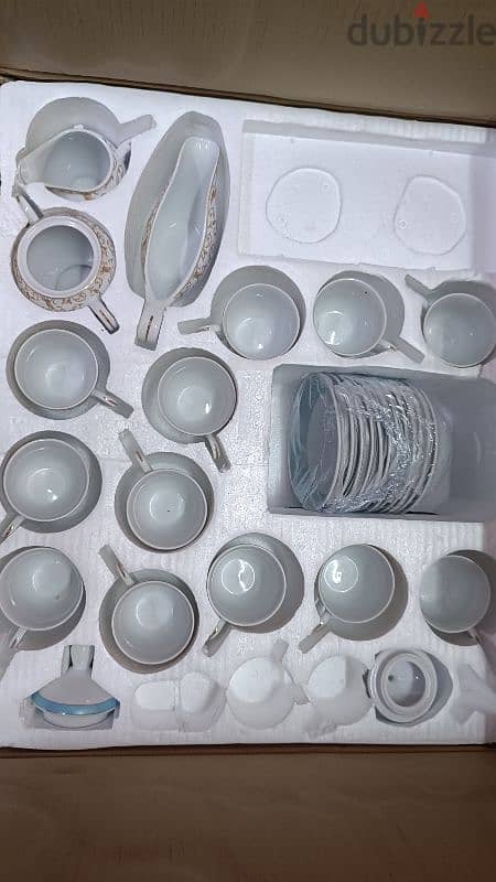 97 Piece dinner set 3