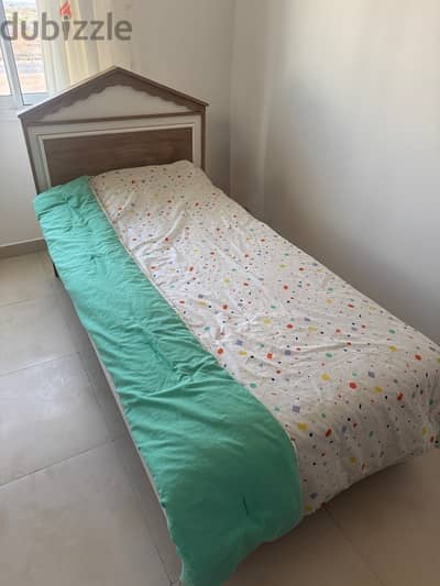 Single bed for sale