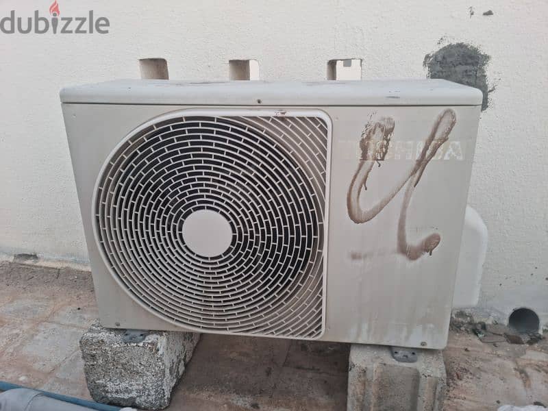 للبيع مكيف توشيبا مستعمل  / For sale: Used Toshiba air conditioner. 4