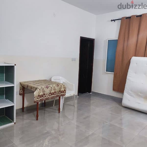 spacious room n toilet in a villa - al khuwiar 3