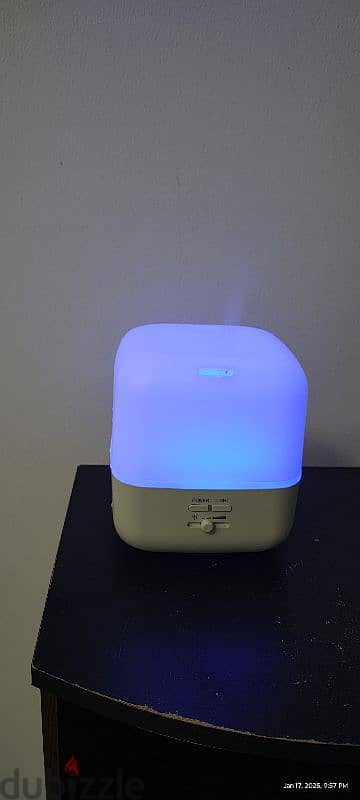 Cool Mist, Essential oil diffuser with multi LED colours, 1