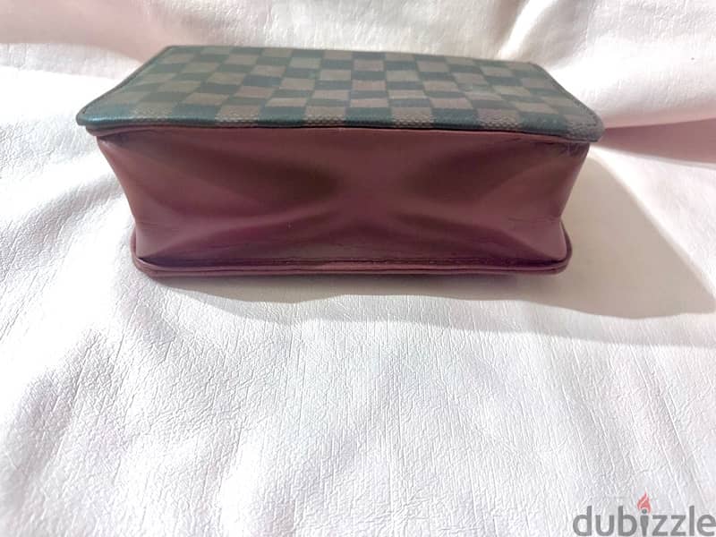 Louis Vuitton Sling / Shoulder Bag 1