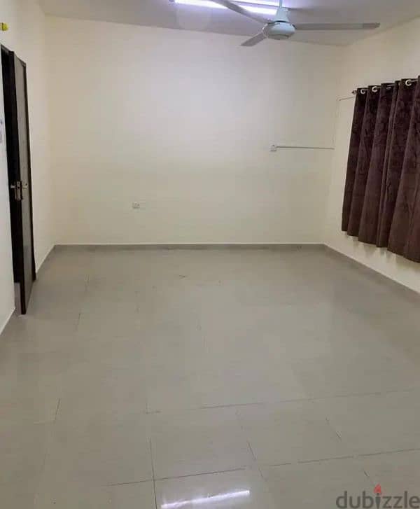 apartment for ren in alkhoud 7 _شقة للايجار بالخوض السابعه 0