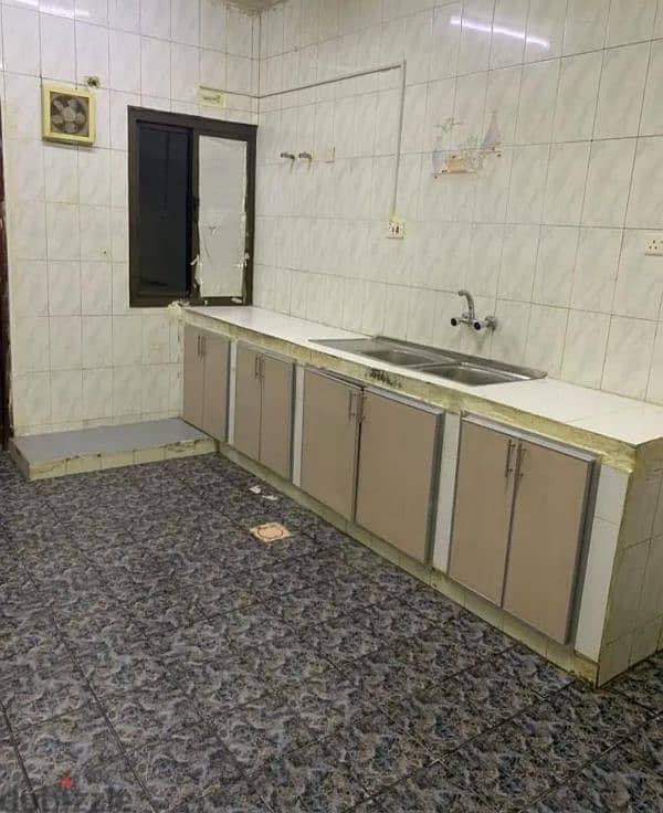 apartment for ren in alkhoud 7 _شقة للايجار بالخوض السابعه 2